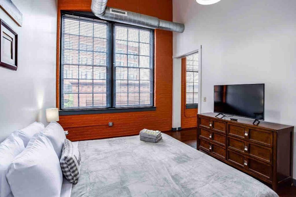 Ferienwohnung Ny Style Centric Loft With King Bed By Park Av Rochester Exterior foto