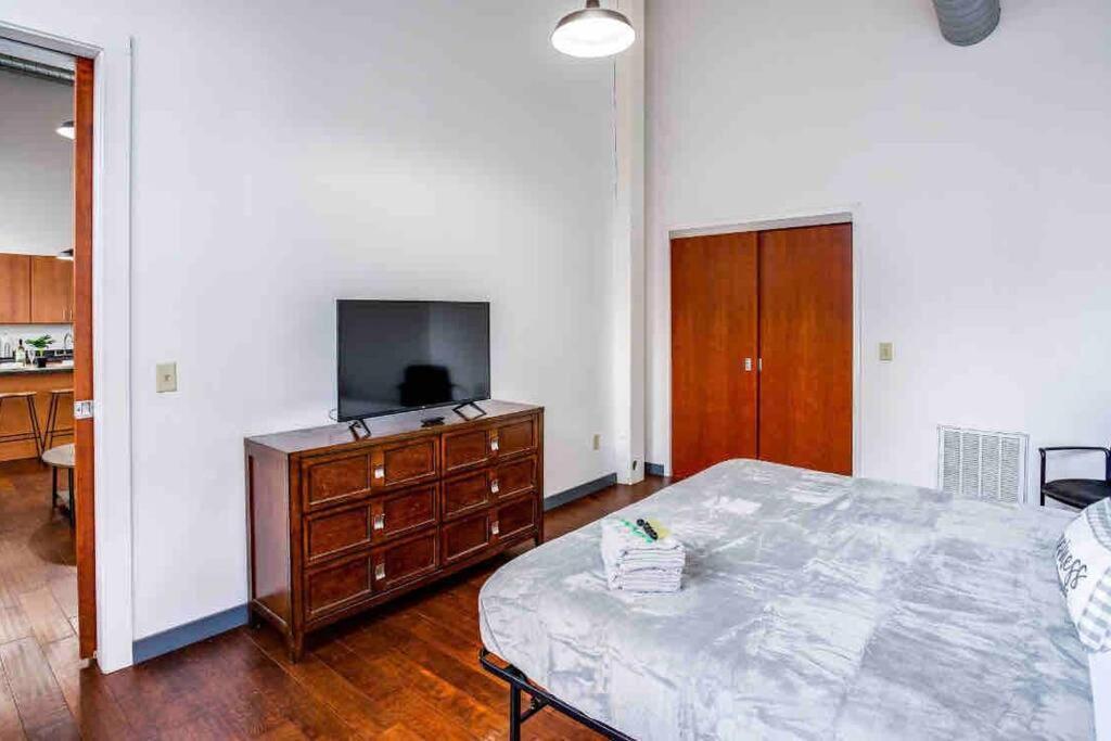 Ferienwohnung Ny Style Centric Loft With King Bed By Park Av Rochester Exterior foto