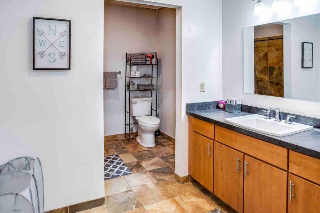 Ferienwohnung Ny Style Centric Loft With King Bed By Park Av Rochester Exterior foto